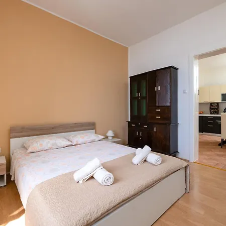 Appartement In Mit Garten, Schoene Aussicht