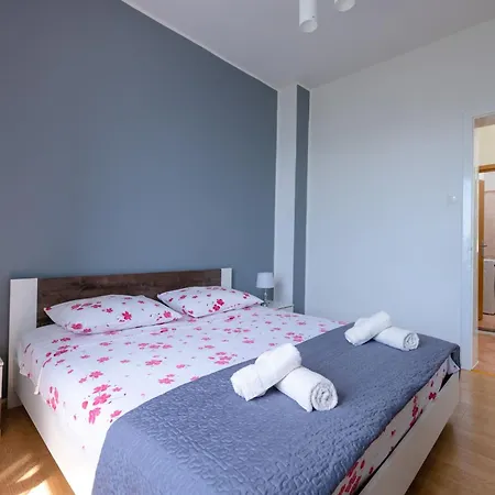 In Mit Garten, Schoene Aussicht Appartement Koromačno